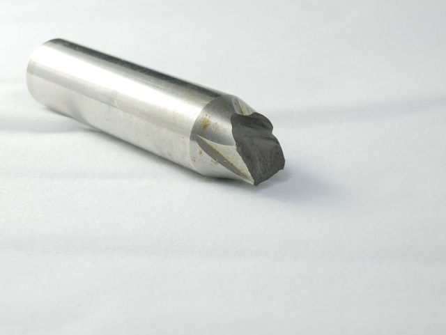 バレル研磨の加工時や設計時の注意点