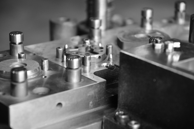 一般的な金属加工と精密金属加工の違い