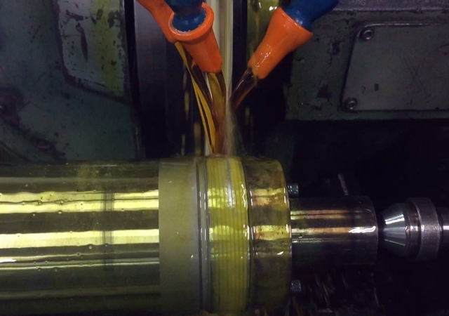 円筒研削盤による研削方法の種類