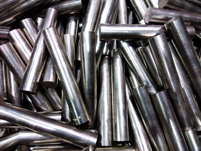 ステンレスの旋盤加工における材料選びのコツ