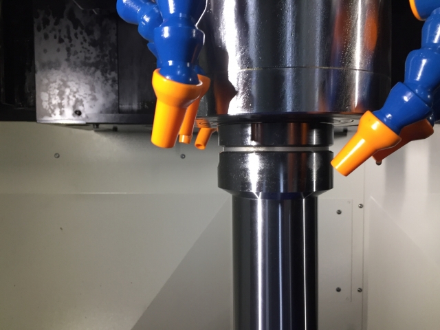 SUS製シャフトを研削加工する際に精度を安定させるポイント