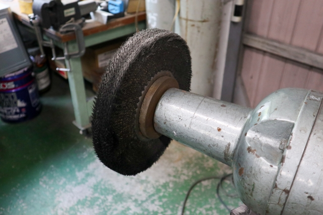 シャフトを研磨加工する際の主な加工技術