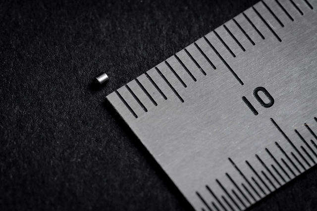 超精密小径部品の加工例